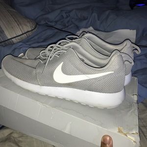 Nike Roshe One Size 13